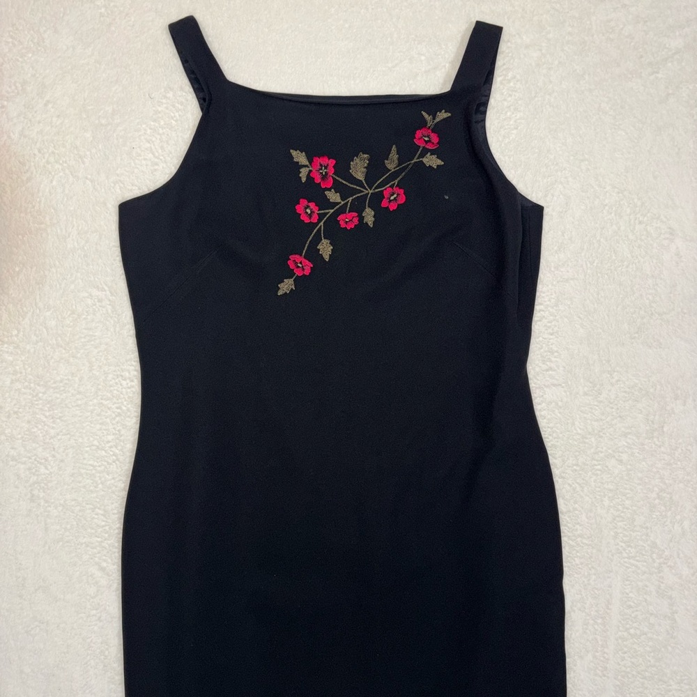 Chic Black mini Dress with Red Floral whimsical Goth Y2K Embroidery Size 12 JR